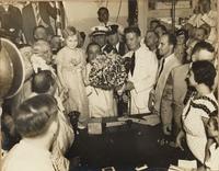 Mayor Maestri receives flowers